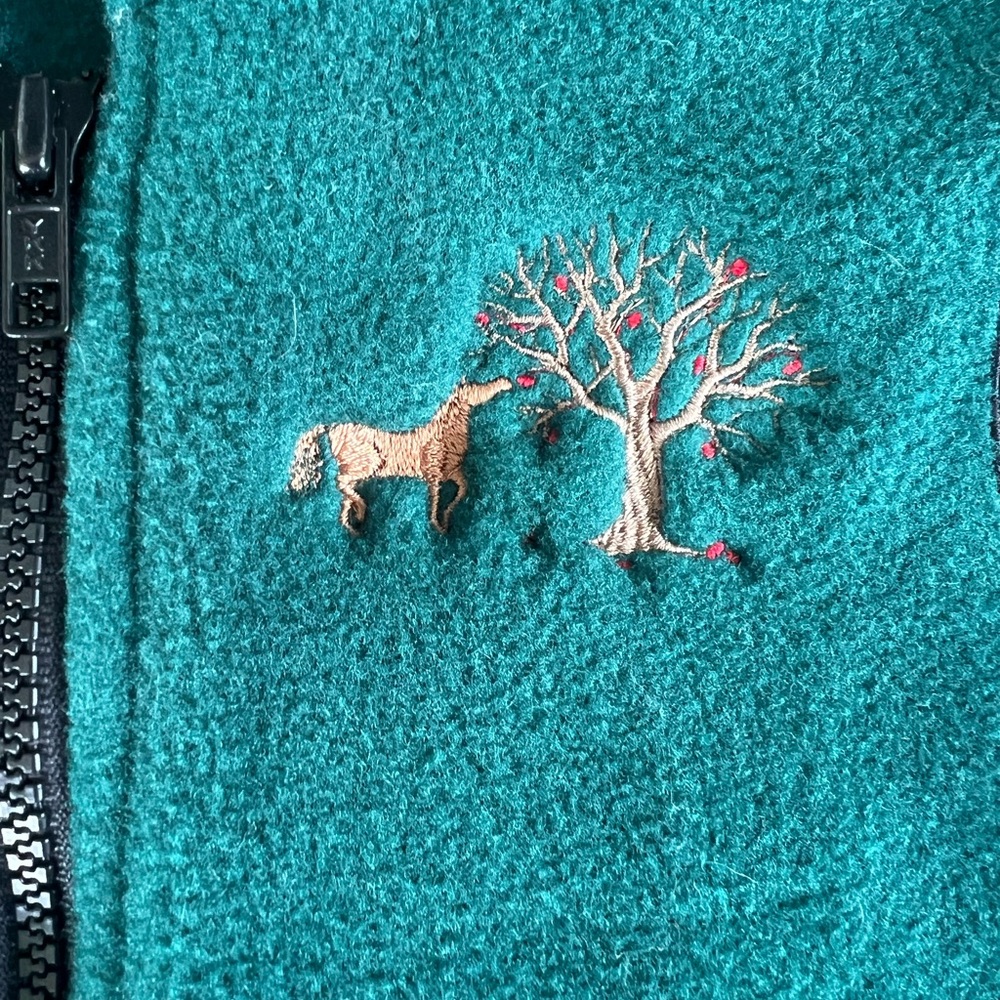 EQ  POLERTEC VEST Size Small Green With Embroidered Horse TWO WAY ZIPPER